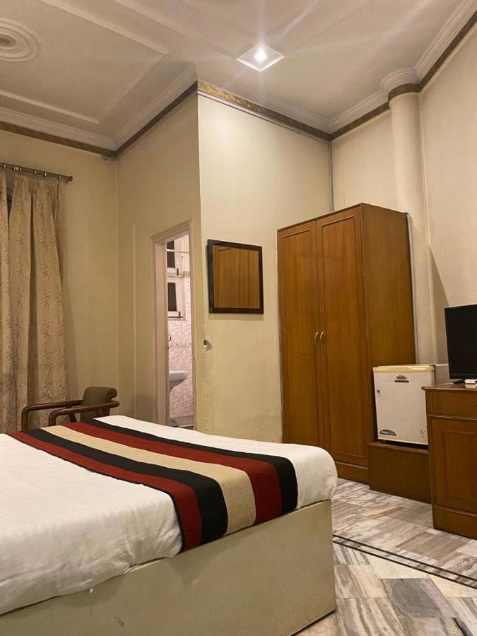 Lavi Hotel Hari Darshan - 10 Meter from Golden Temple Amritsar Exteriör bild